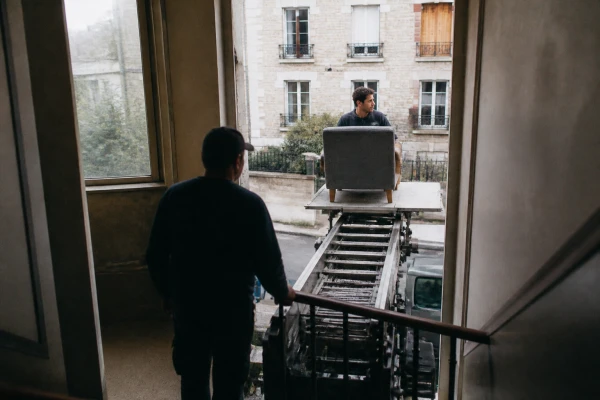 Déménagement d'appartement avec monte-meuble Pontoise